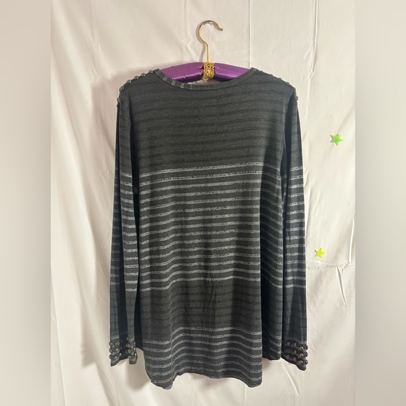 Double D Ranch Gray Tunic with Studded Detail and Embroidered Print Size M - Picture 6 of 11